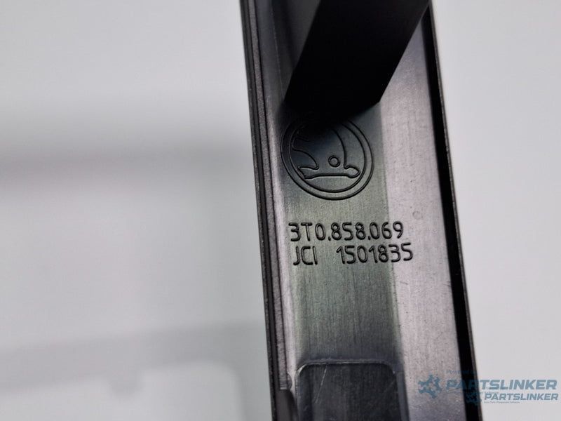 Rama navigatie SKODA SUPERB III Estate 3T5 2009 - 2015 2.0 TDI CBBB, CFGB  3T0858069