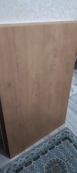 Столы и табуретки