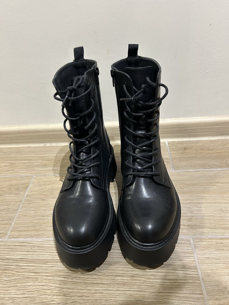 Steve Madden Chase