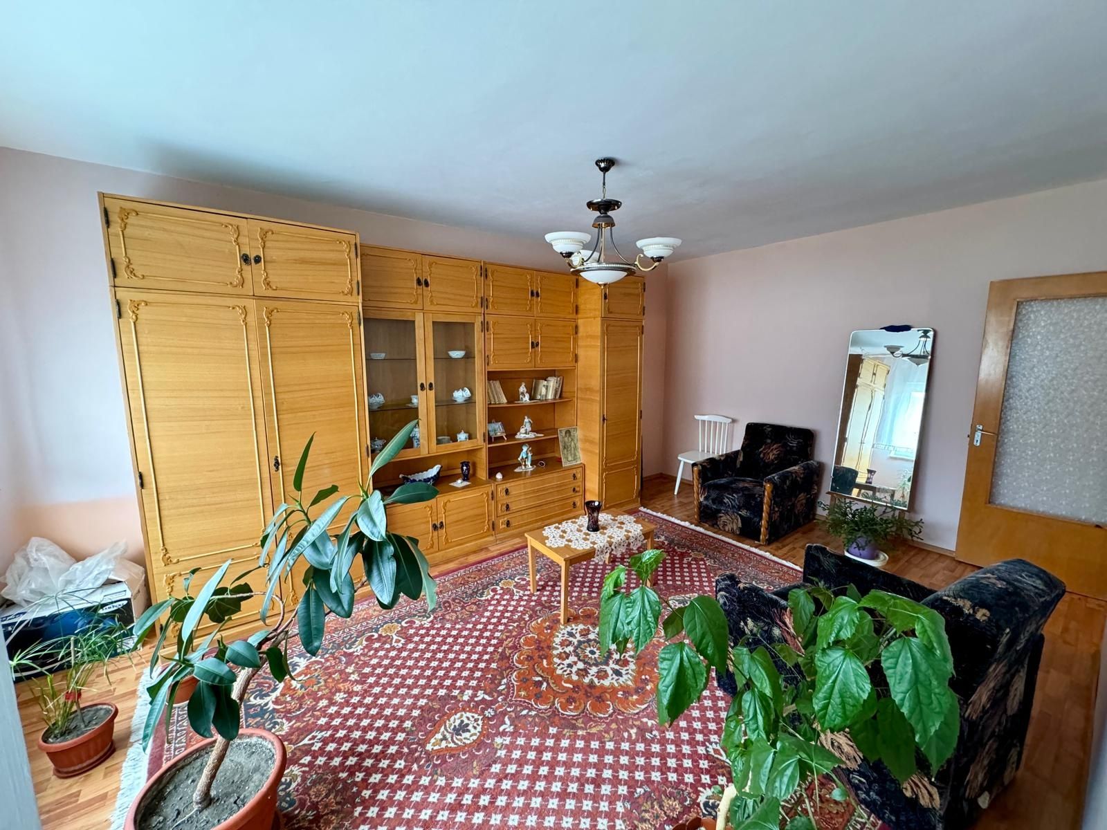 Apartament de vânzare Sadu