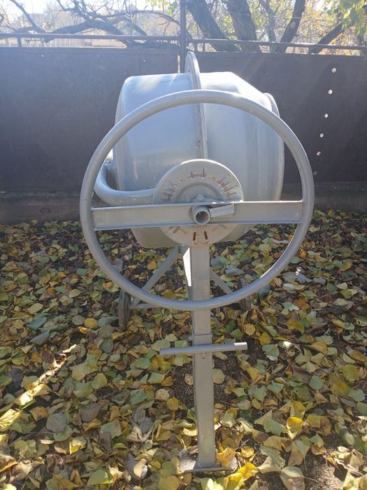 Vând betoniera 130 litri