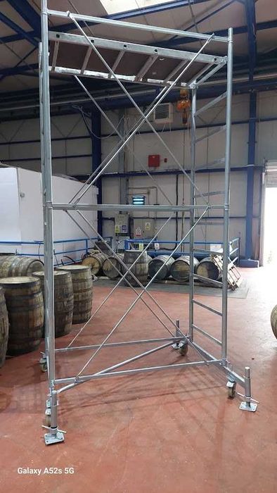 Inchiriez schela mobila