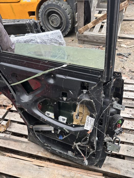 Задна лява врата ауди а3 8л / audi a3 8l