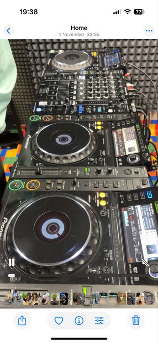 Pioneer CDJ 2000