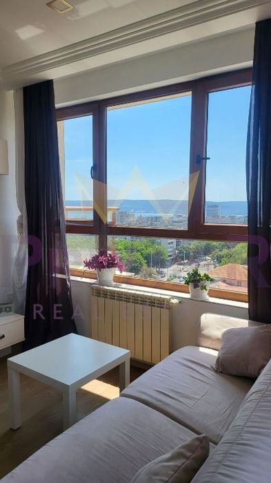 Дава се под наем Тристаен апартамент в Варна, Чаталджа - 160 кв.м за 1200 € - Снимка #1