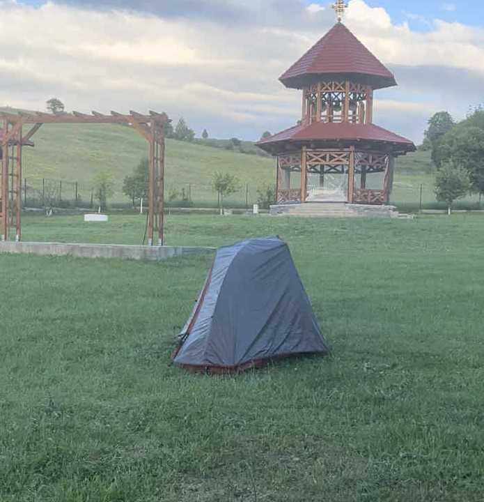 Cort Dom Trekking MT900, 1 persoana – ușor,  aproape nou!