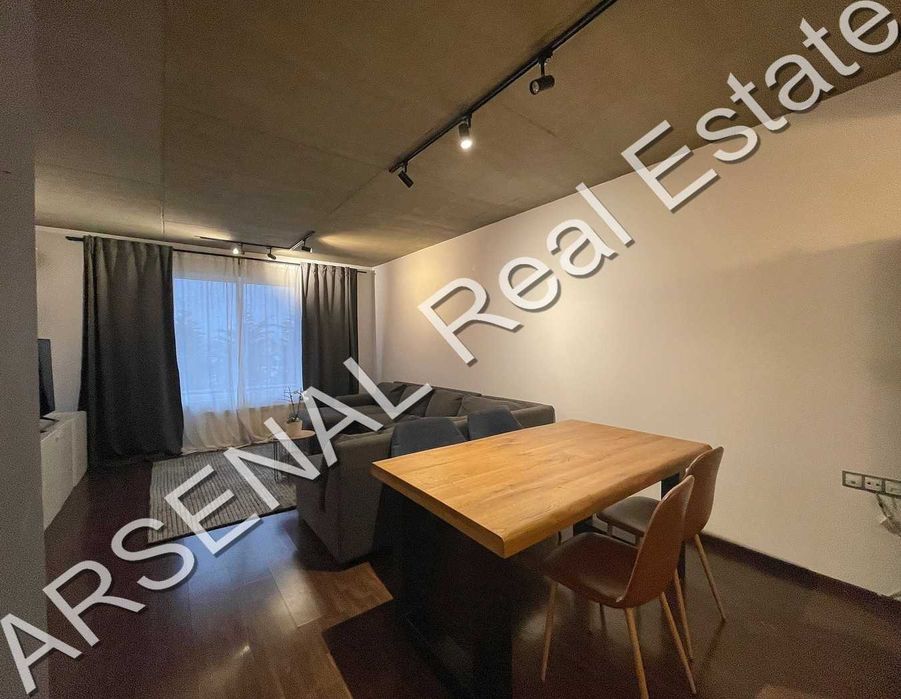 Продаваме ТРИСТАЕН апартамент, Гърдова глава