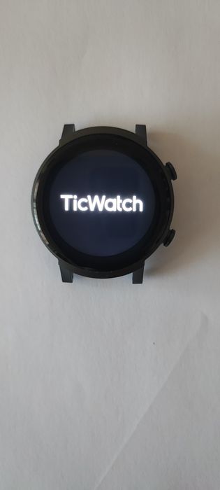 Смарт часовник TicWatch E3