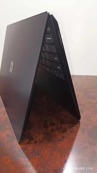 Microsoft surface laptop 5 (intel core i5 1245U 12GEN)
