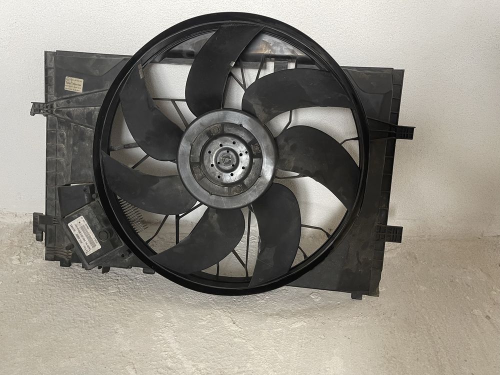 Продавам мерцедес w203 c200 compressor на части