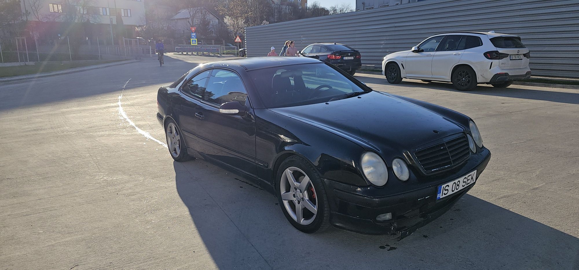 Vand Mercedes CLK sau schimb cu autoutilitara