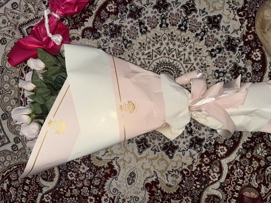 Голландские метровые розы