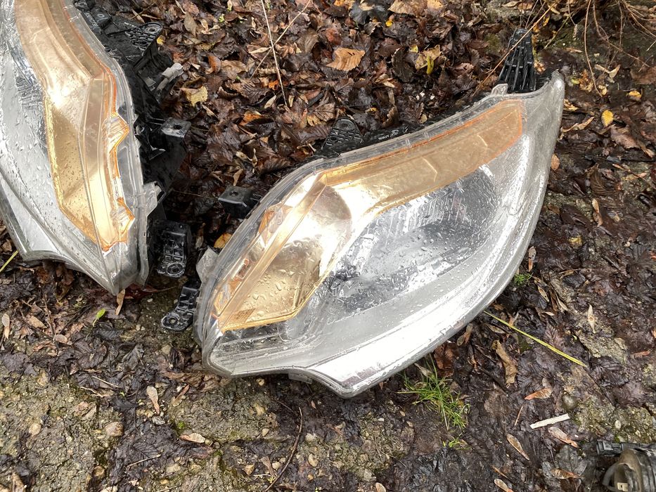 Far Mitsubishi L200 2015 - 2019 faruri stanga dreapta Fiat Fullback