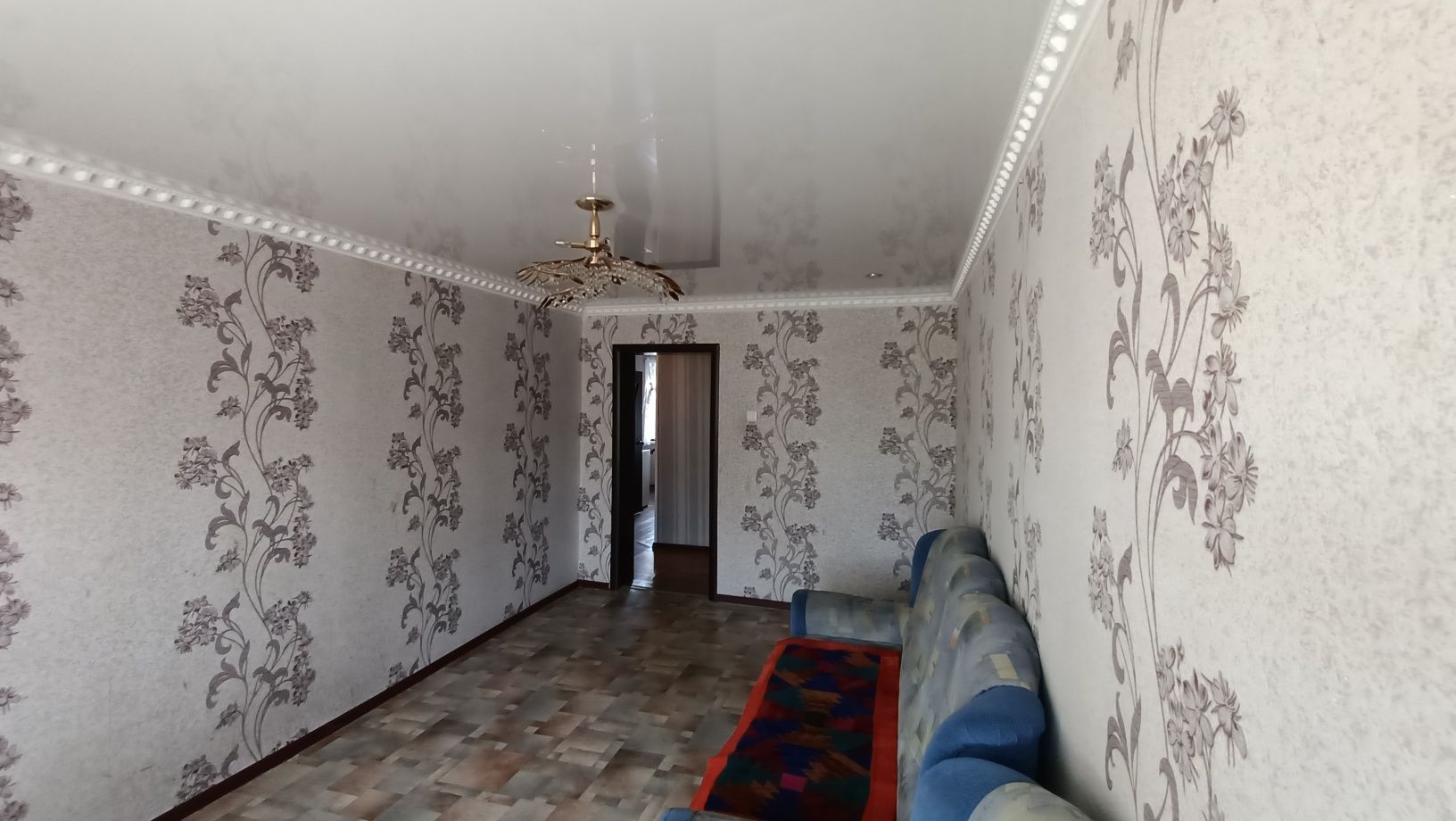 Продам двухкомнатную квартиру по улице Бауыржан Момышулы 117 .