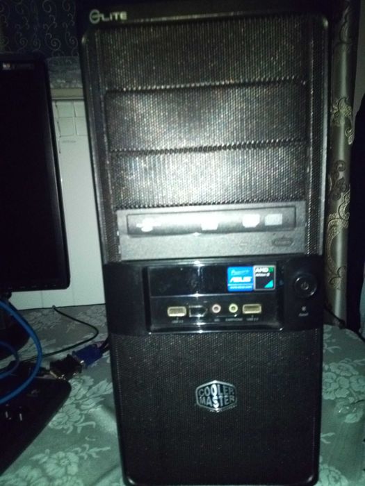 Sistem Desktop PC cu procesor AMD Athlon X2 , placa Asus M2N68-AM PLUS