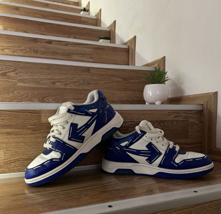 Vand off white out of office