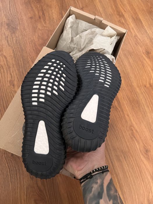 Adidas Yeezy 350 V2 Carbon Beluga 44