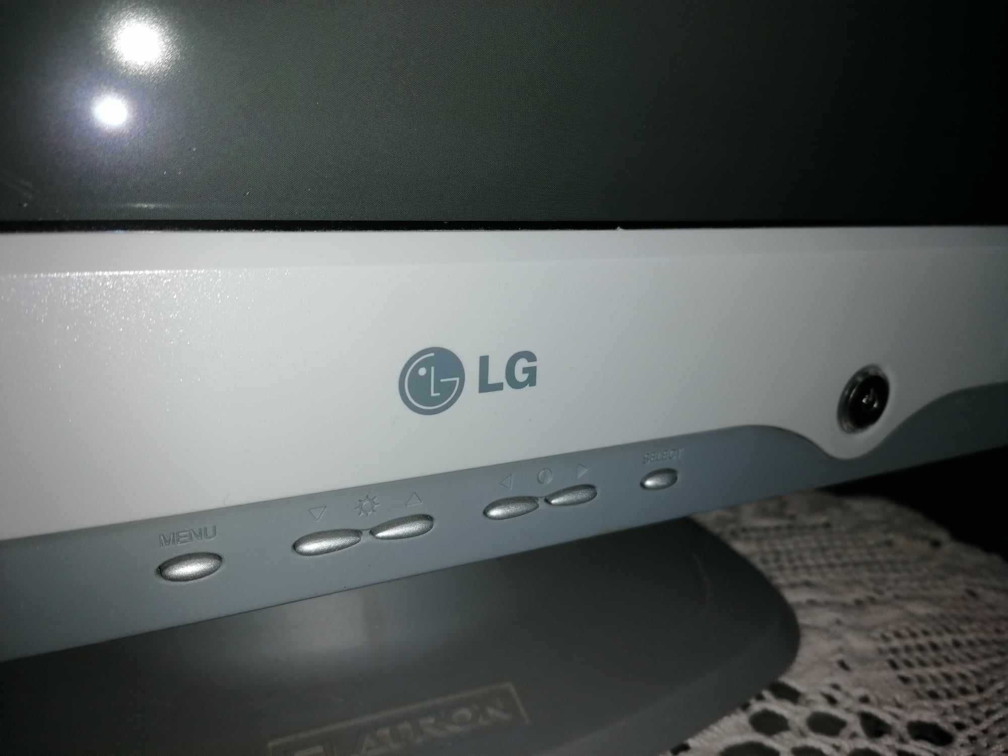 Монитор LG Flatron T710B