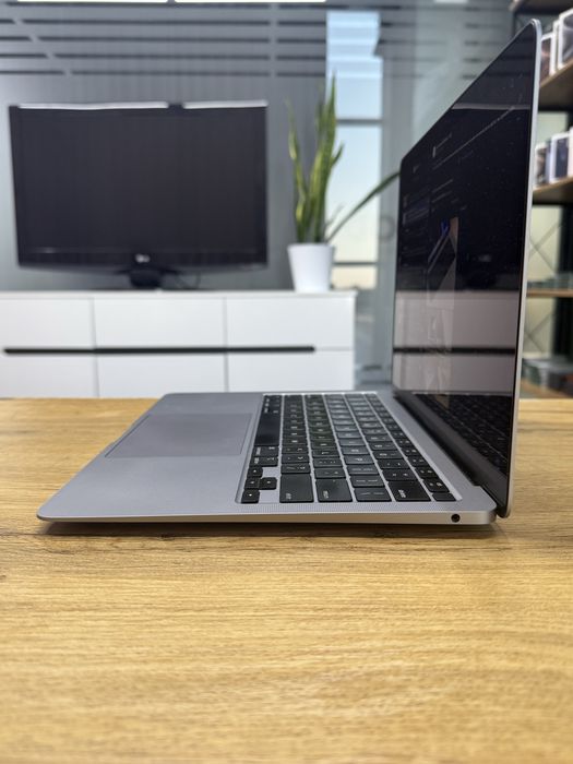 Macbook Air 13, M1 в рассрочку с первым взносым 209 у.е.