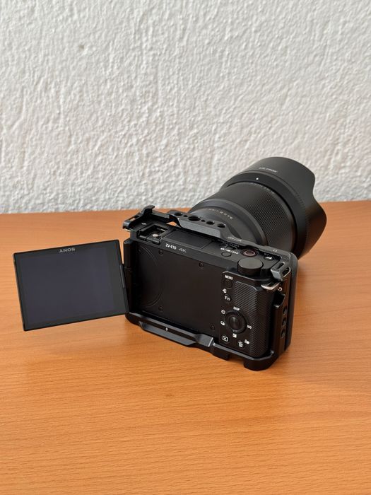 Комплект Sony ZV-E10 с два обектива и ГАРАНЦИЯ