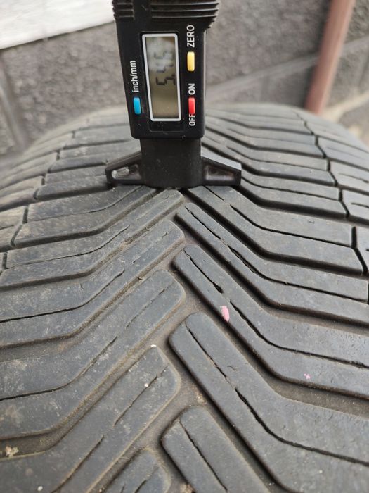Vând 2 Cauciucuri 235/55/19 M+S Michelin Cross Climate DOT 2022