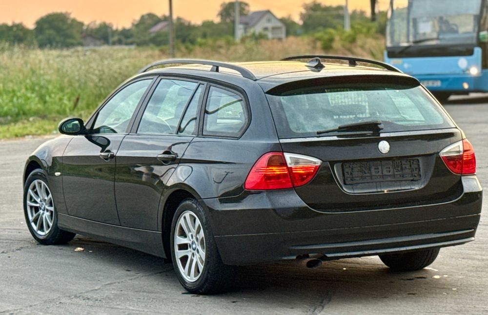 BMW 320D E91 M-Pachet interior/Panoramic/Xenon/Navi
