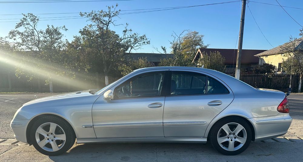 Vând Mercedes Benz W211