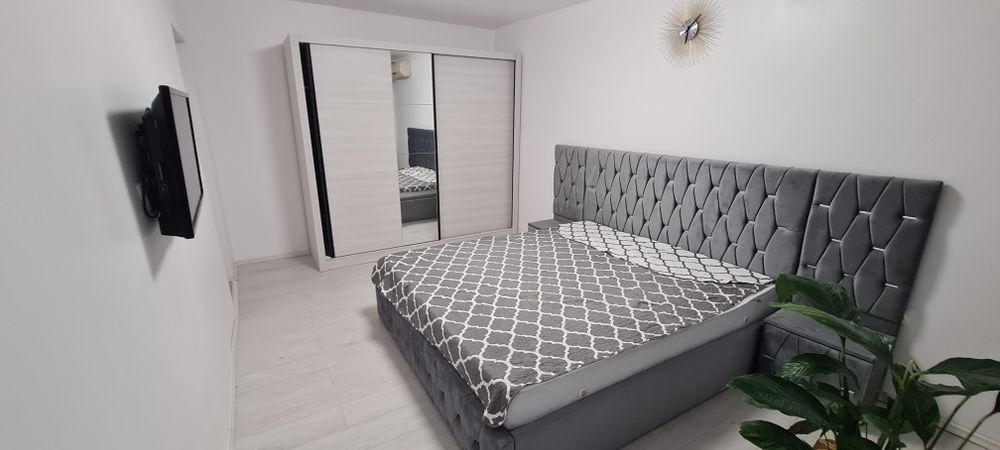 Închiriez apartament 2 camere central !