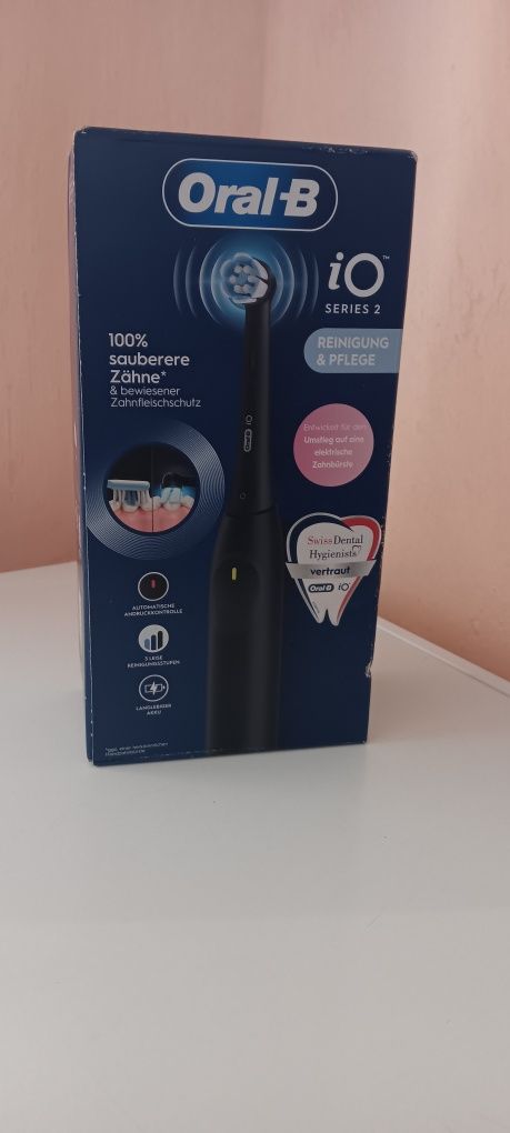 Periuta de dinti electrica neagra iO2, Oral-B