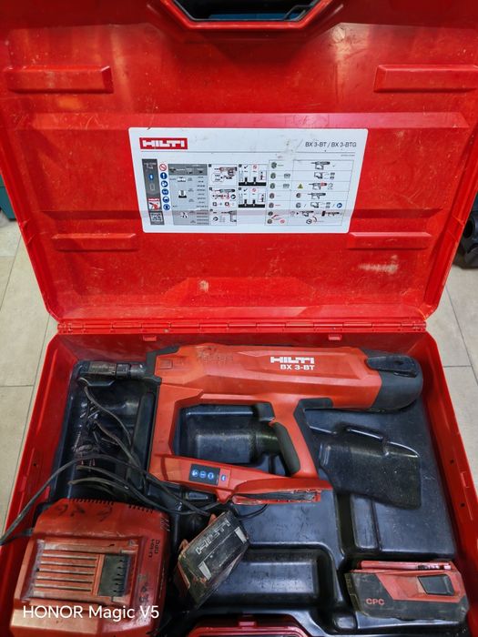 Pistol HILTI BX 3-BT (02) de implantat bolțuri pe acumulator
BX 3-BT A