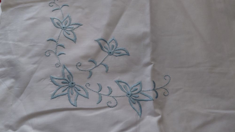 Български калъфки за възглавници с бродерия от соца.