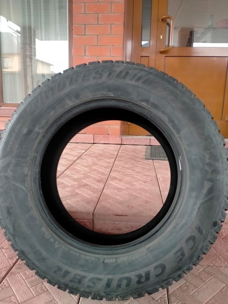 Зимние шины 285/60/R18 Bridgestone