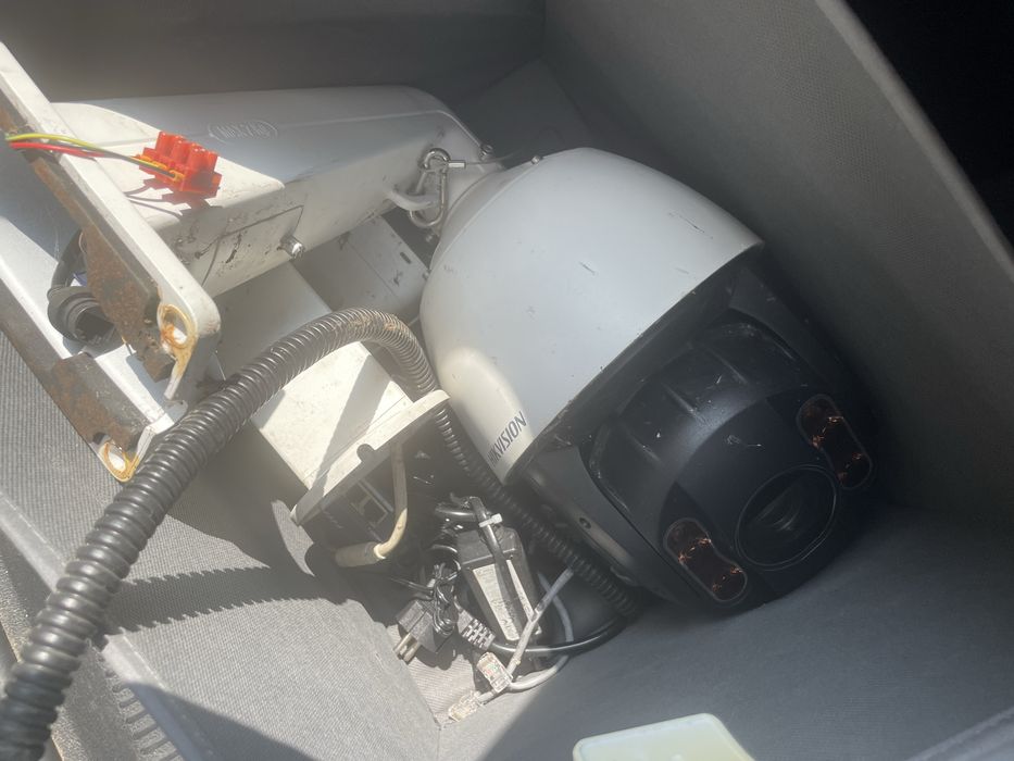 2 Camere rotative si 4 fixe