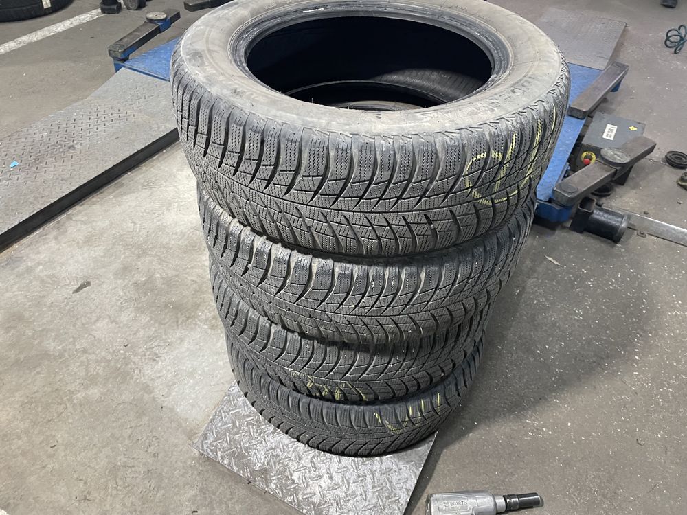 4 броя зимни гуми 205 60 16, BRIDGESTONE Blizzak LM 001