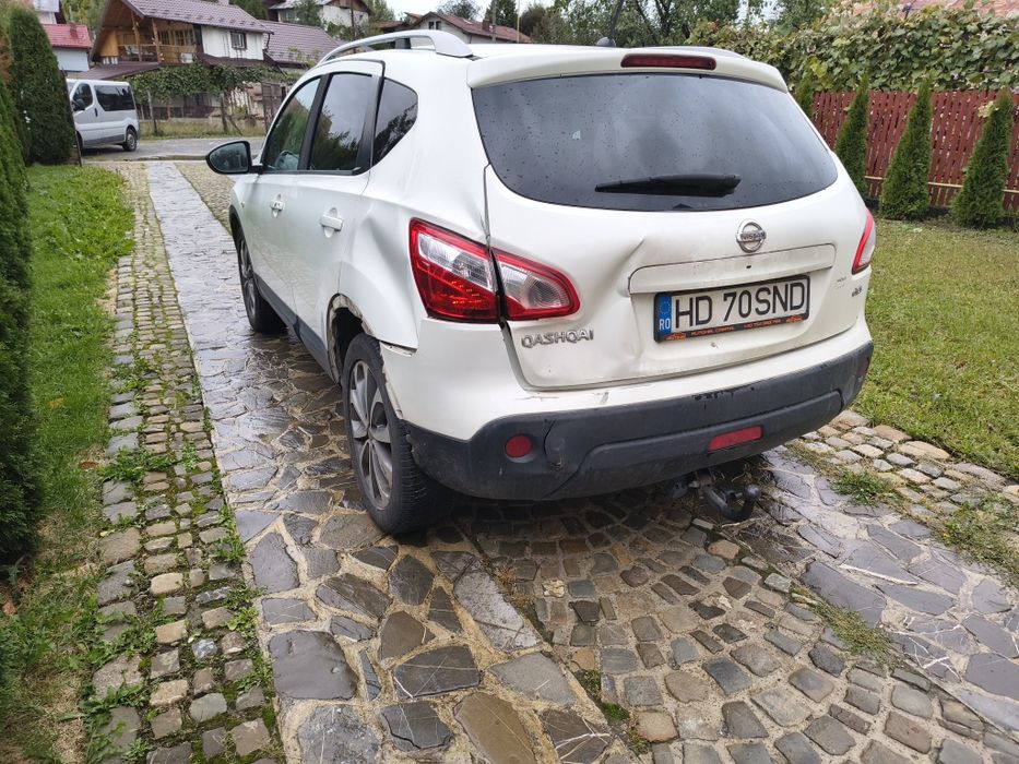 Nissan Qashqai 2011 2.0 150 cp avariat