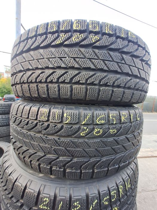 Vând 4 anvelope iarna 215/65r16 Bf Goodrich Montaj Gratuit
