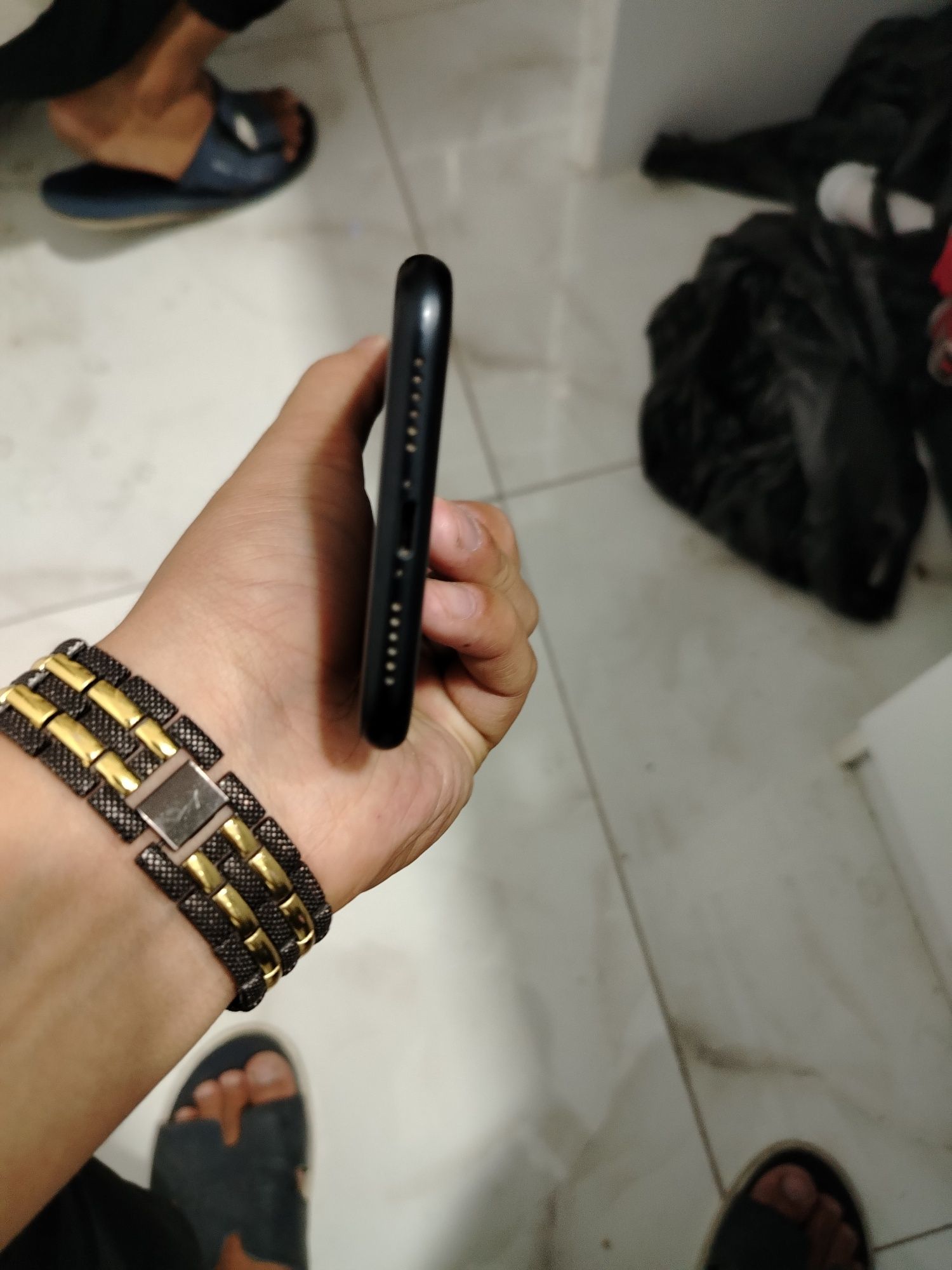Iphone xr sotiladi ishlatish uchun ideal