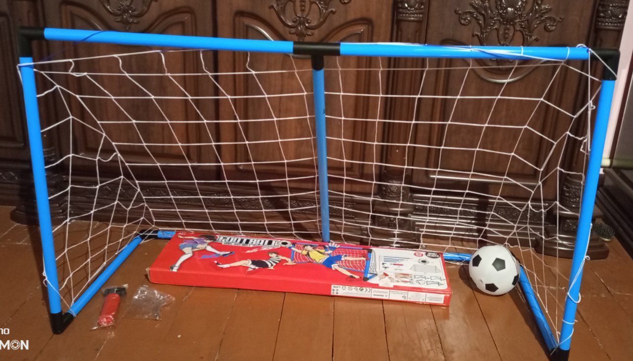 Futbol darvozasi o'yinchoq 125 sm × 75 sm. Футбольный ворота для детей