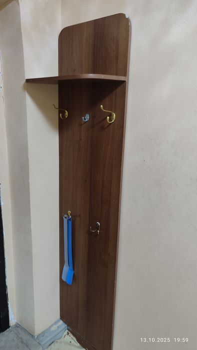 Вешалка настенная