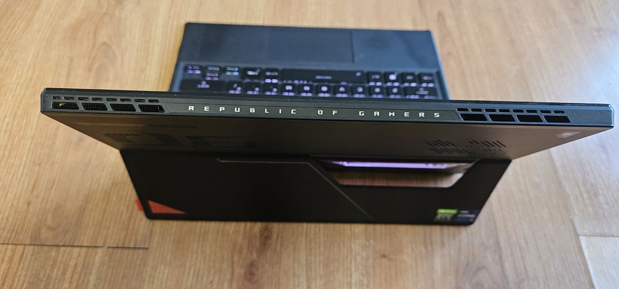 Gaming laptop tablet Геймърски лаптоп таблет Asus Rog Flow Z13