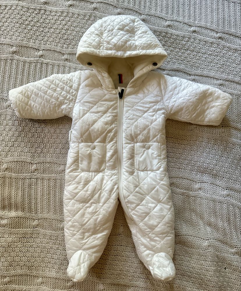 Космонавт за бебе Moncler