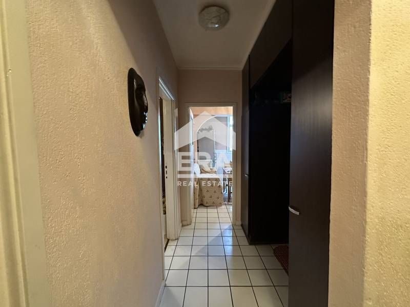 Тристаен апартамент в квартал ,,Любен Каравелов ,,