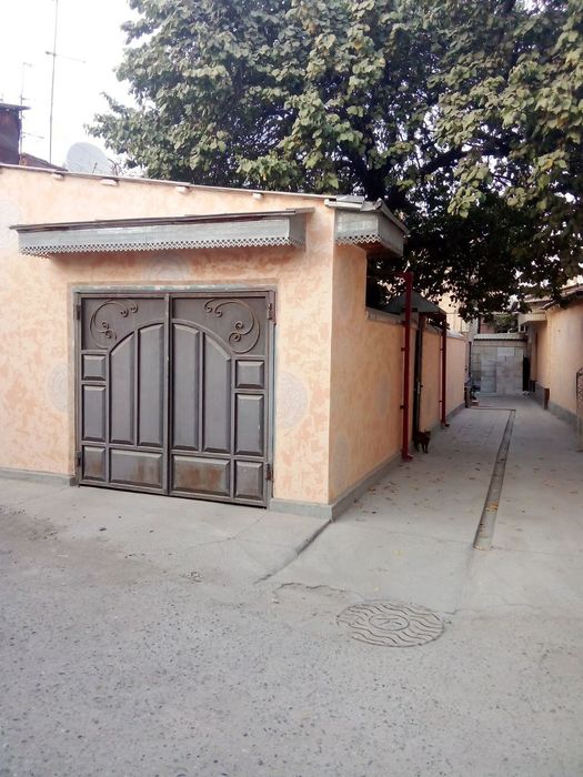 Ҳовли сотилади 5 хонали