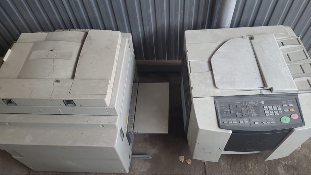 Продам принтер нормально работали не знаем что сломалось