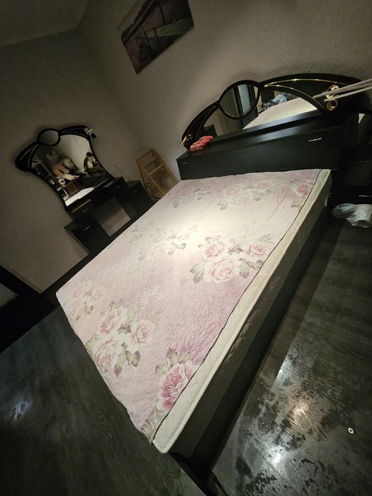 Спалня в комплект с тоалетка