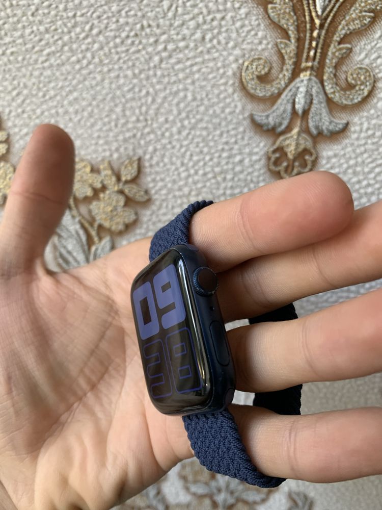 Iwatch 6 44 mm sotiladi