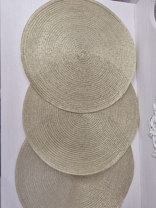 Плейсматы сервировочные золотые. 3 шт