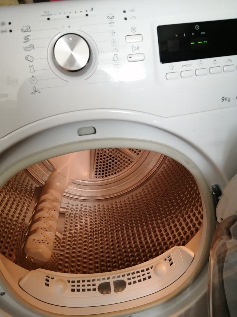Сушилня за дрехи Whirlpool