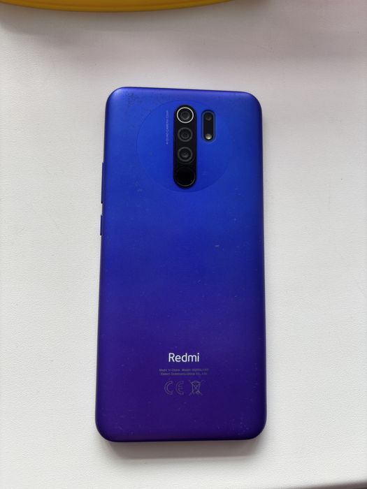 Продам смартфон Redmi 9