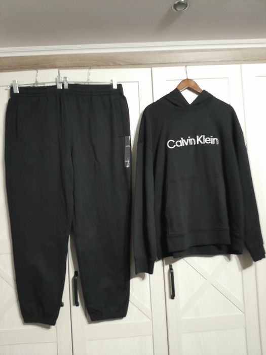 Шикарная двойка Calvin Klein 54-56 размер